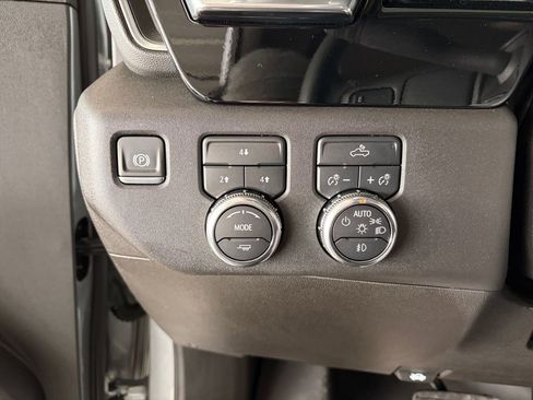 Used 2025 GMC Sierra 2500 SLE w/ SLE Value Package; AWD/4WD image 27