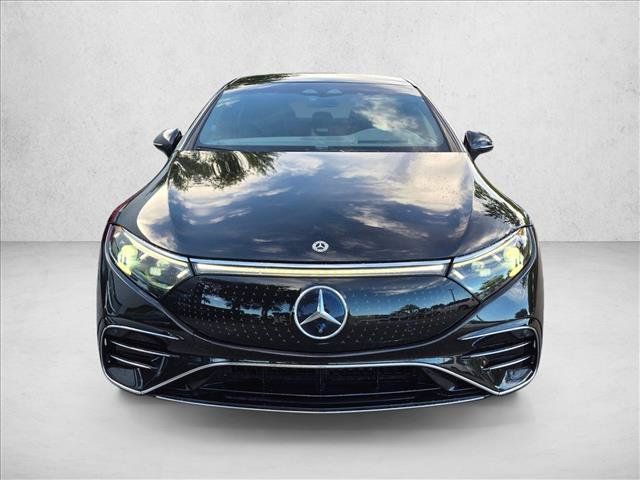 Used 2022 Mercedes-Benz EQS 580 4MATIC Sedan image 2