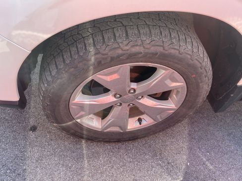 Used 2016 Subaru Forester 2.5i Premium image 12