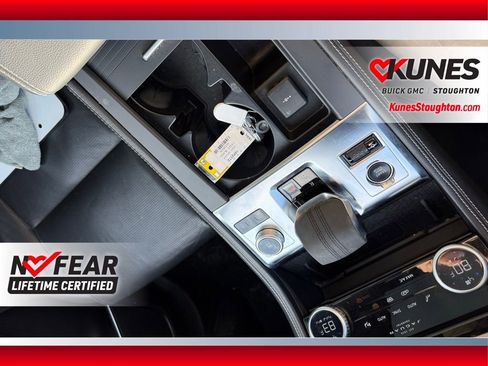 Used 2024 Jaguar F-PACE R-Dynamic S image 45