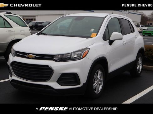 Used 2020 Chevrolet Trax LS w/ Tint and Cruise Package image 1