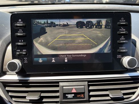 Used 2018 Honda Accord Sport image 17