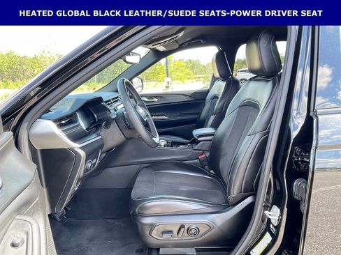 Used 2023 Jeep Grand Cherokee L Laredo AWD/4WD image 4