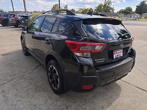 Used 2021 Subaru Crosstrek 2.0i Premium w/ Moonroof Package image 5