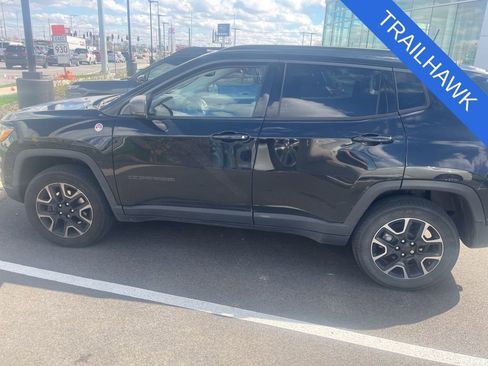 Used 2018 Jeep Compass Trailhawk w/ Cold Weather Group AWD/4WD image 3