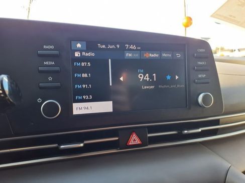 Used 2024 Hyundai Elantra SE FWD image 26