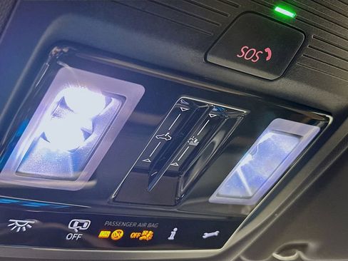 New 2026 Volkswagen Atlas Cross Sport SE AWD/4WD image 17