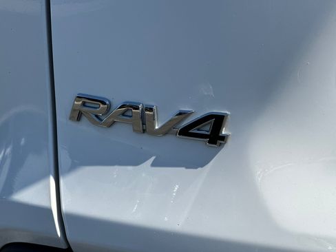 Used 2025 Toyota RAV4 LE AWD/4WD image 26