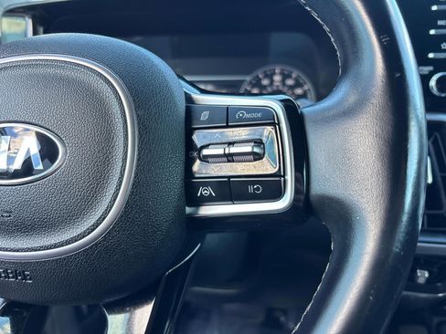 Used 2021 Kia Sorento S image 18