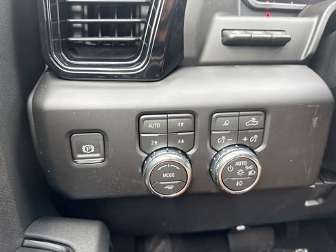 New 2026 GMC Sierra 2500 AT4 w/ AT4 Premium Plus Package AWD/4WD image 18