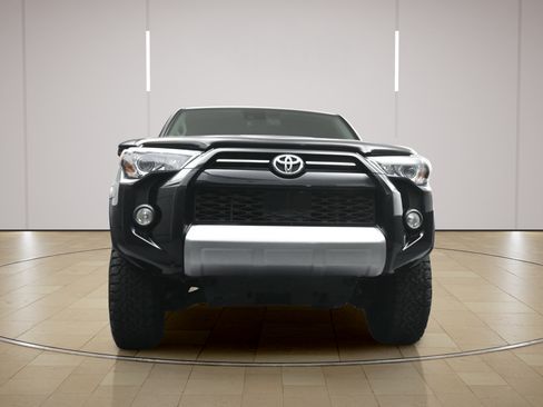 Used 2020 Toyota 4Runner TRD Off-Road AWD/4WD image 22