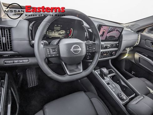 New 2026 Nissan Pathfinder SL image 12