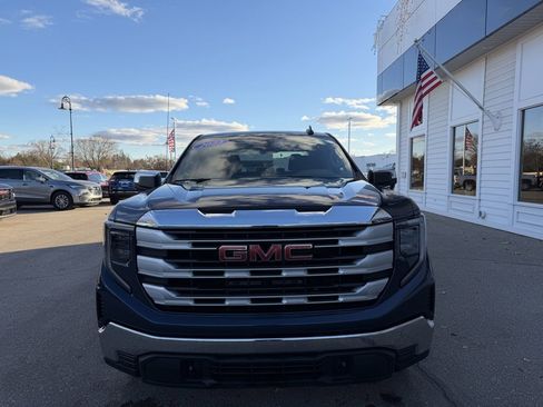 Used 2023 GMC Sierra 1500 SLE image 2