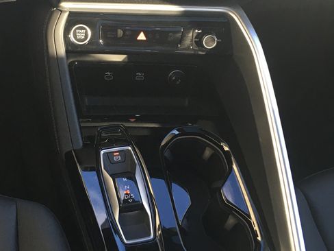 Certified 2025 Audi Q5 Premium w/ Convenience Package image 12