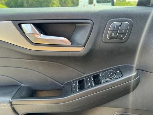 Used 2021 Ford Escape SEL w/ Technology Package FWD image 23
