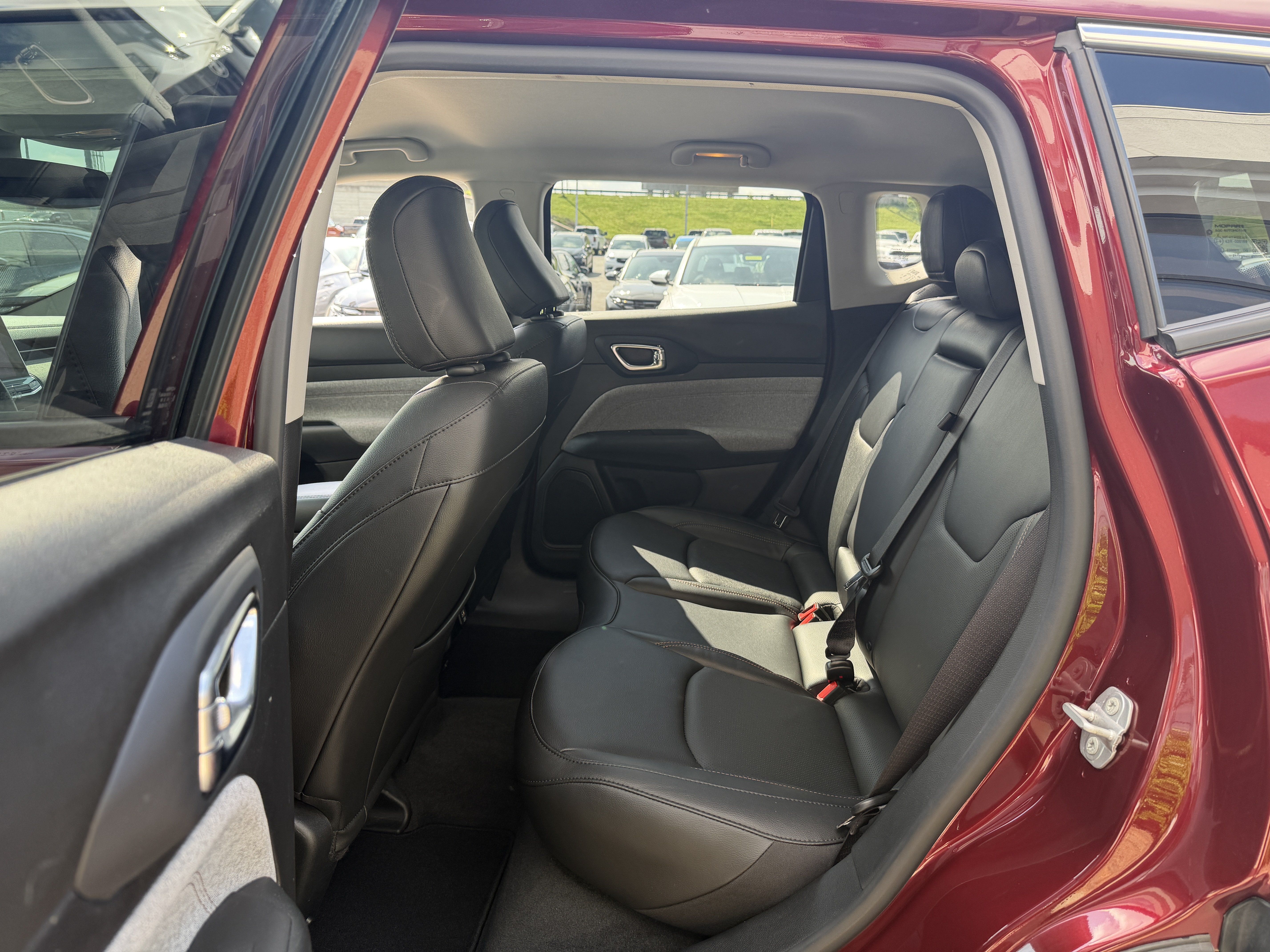 Used 2022 Jeep Compass Latitude AWD/4WD image 24