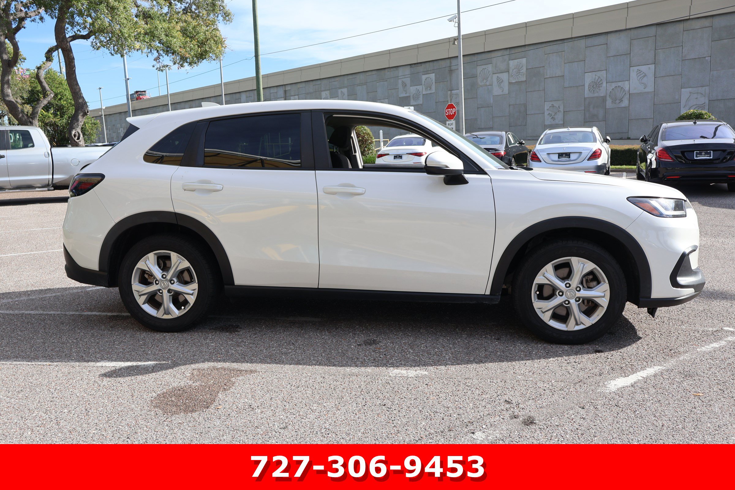Used 2025 Honda HR-V LX image 9