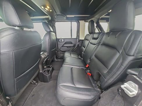 Used 2021 Jeep Wrangler Unlimited Sahara AWD/4WD image 12