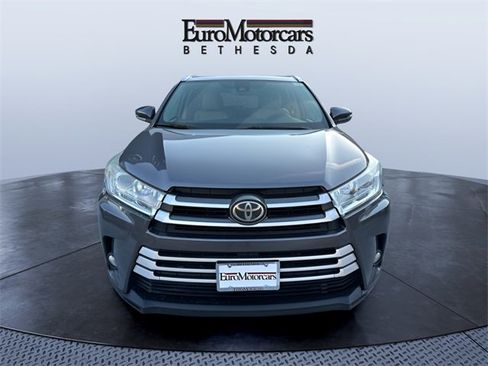 Used 2017 Toyota Highlander XLE image 8