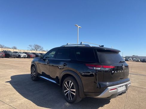 Certified 2024 Nissan Pathfinder Platinum w/ Cargo Package image 15