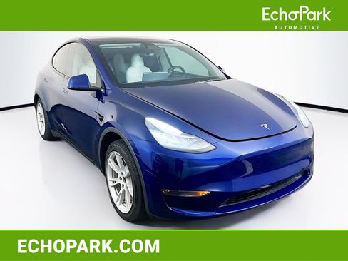 Used 2021 Tesla Model Y Long Range AWD/4WD image 1