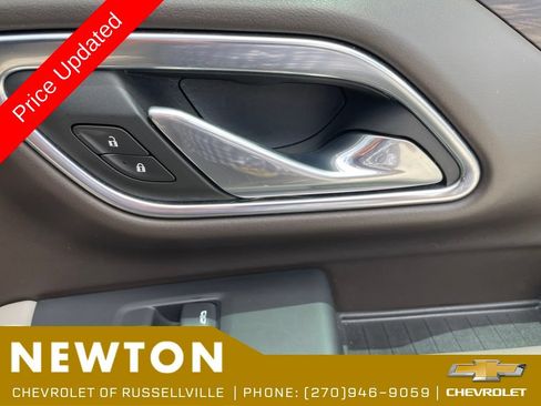 Used 2021 Chevrolet Tahoe Z71 w/ Z71 Off-Road Package AWD/4WD image 25