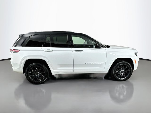 Used 2025 Jeep Grand Cherokee Summit w/ Obsidian Package AWD/4WD image 5
