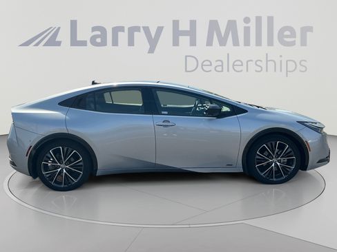 Used 2025 Toyota Prius Limited AWD/4WD image 6