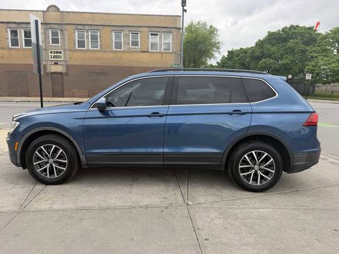 Used 2019 Volkswagen Tiguan SE w/ Panoramic Sunroof Package FWD image 8