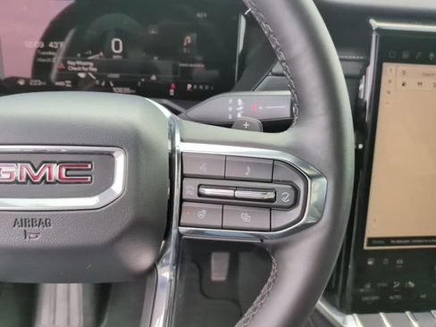 Used 2025 GMC Acadia Elevation AWD/4WD image 21