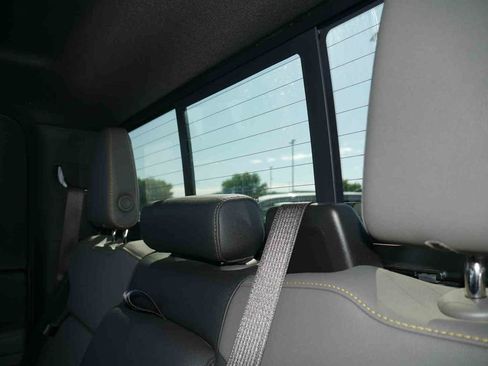 Used 2024 Chevrolet Silverado 2500 ZR2 w/ Technology Package AWD/4WD image 19