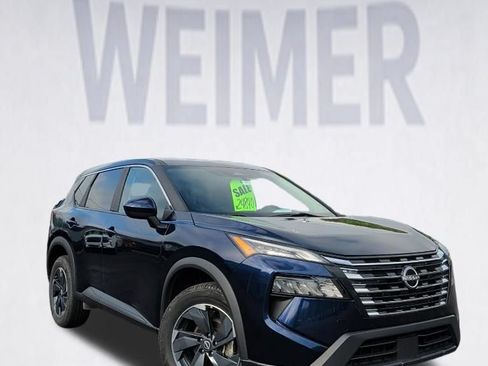 Used 2024 Nissan Rogue SV AWD/4WD image 9