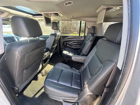 Used 2017 Chevrolet Suburban LT image 13