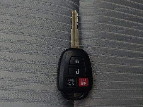 Used 2018 Toyota Highlander Plus image 32