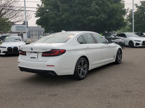 Used 2023 BMW 530i xDrive w/ Premium Package AWD/4WD image 5