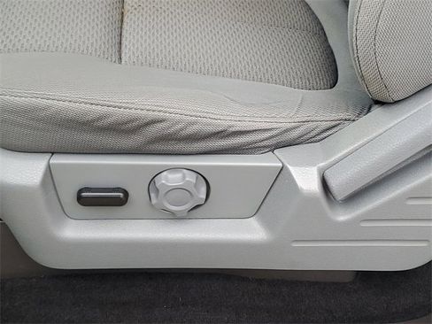 Used 2012 Ford F150 XLT w/ XLT Chrome Pkg image 25