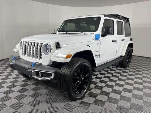 Used 2022 Jeep Wrangler Unlimited Sahara w/ Cold Weather Group image 5