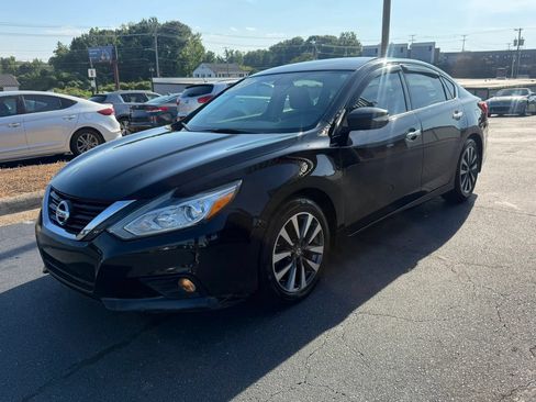Used 2017 Nissan Altima 2.5 SL FWD image 3