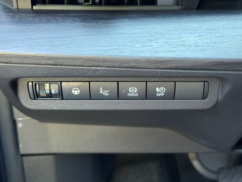 Used 2023 Nissan Ariya FWD image 17