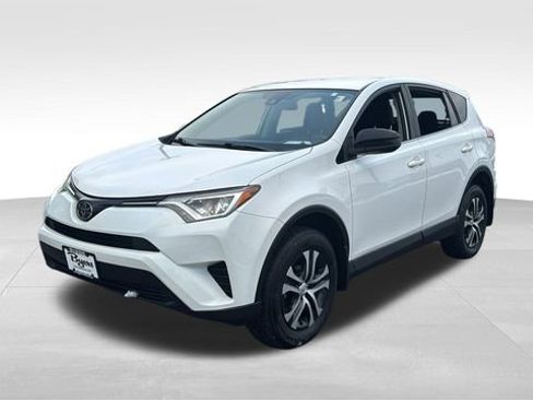 Used 2018 Toyota RAV4 LE image 39