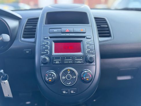 Used 2013 Kia Soul EV image 24