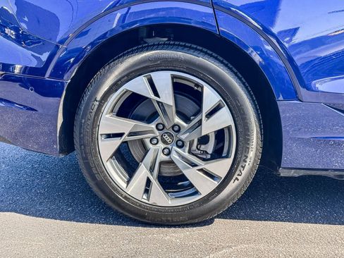 Used 2022 Audi e-tron Premium w/ Convenience Plus Package AWD/4WD image 10