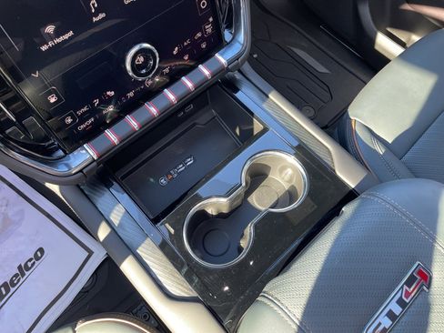 Used 2025 GMC Yukon AT4 w/ AT4 Premium Plus Package image 20