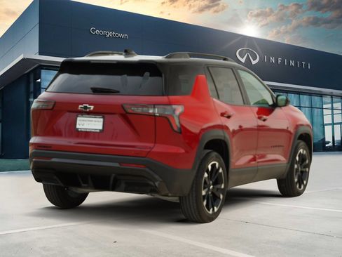 Used 2025 Chevrolet Equinox RS image 5