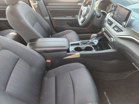 Used 2024 Nissan Altima 2.5 SV FWD image 10