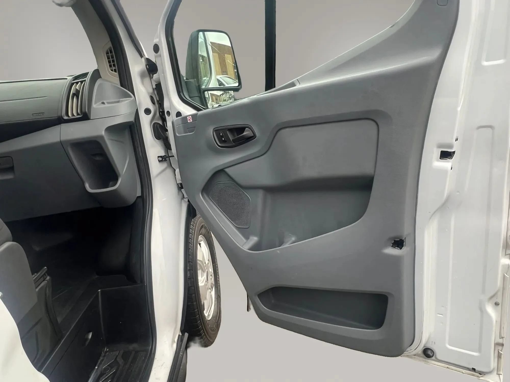 Used 2019 Ford Transit 350 XLT RWD image 30