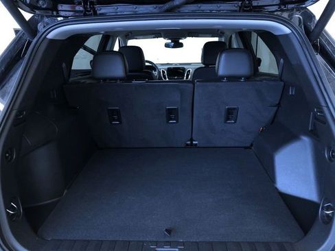 Used 2023 Chevrolet Equinox Premier image 31