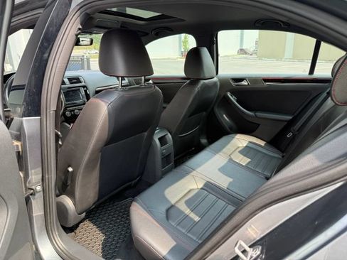 Used 2017 Volkswagen Jetta GLI FWD image 17