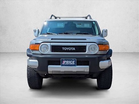 Used 2010 Toyota FJ Cruiser 4WD image 2