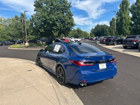 Used 2025 Toyota Camry XSE FWD image 5